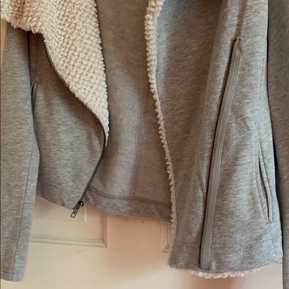 Loft Sweater Zip up - Picture 3 of 5